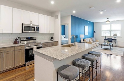 Fate Apartment | Landing | Beautiful 2BD, Clubhouse, Pool