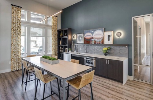 Fate Apartment | Landing | Beautiful 2BD, Clubhouse, Gym