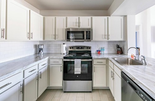 Yukon Apartment | Landing | Beautiful 2BD, Gym, Clubhouse