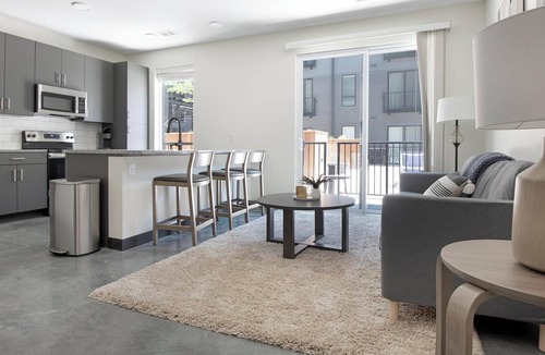 Downtown St. Louis Apartment | Landing | Chic 1BD, Gym, Courtyard