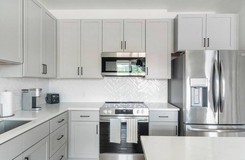 Edmond Apartment | Landing | Chic 2BD, Clubhouse, Pool