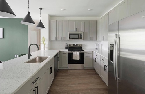 Brentwood Apartment | Landing | Incredible 1BD, Gym, Clubhouse