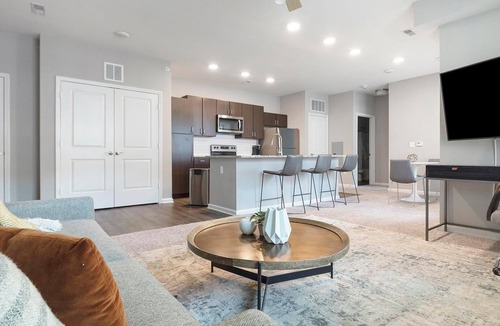 Chesterfield Apartment | Landing | Stunning 1BD, Courtyard, Pool
