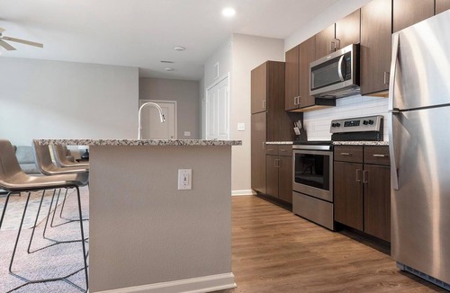 Chesterfield Apartment | Landing | Stunning 1BD, Courtyard, Pool