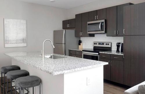 Chesterfield Apartment | Landing | Stunning 1BD, Gym, Clubhouse