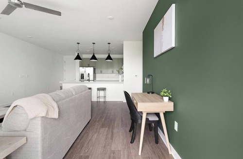 Brentwood Apartment | Landing | Stunning 1BD, Gym, Clubhouse