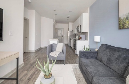 Hurwood Heights Apartment | Landing | Stunning 1BD, Gym, Pool