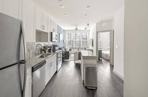 Hurwood Heights Apartment | Landing | Stunning 1BD, Gym, Pool