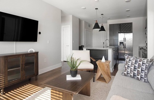 Ferndale Apartment | Landing | Stunning 2BD, Pool, Yoga Studio