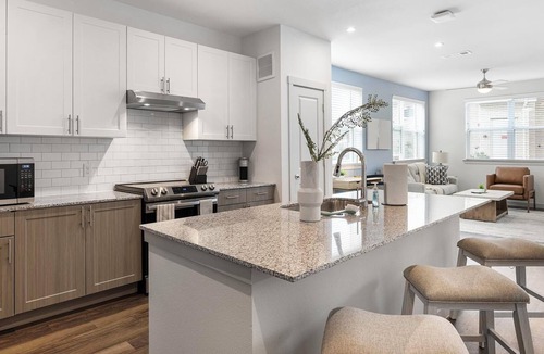 Fate Apartment | Landing | Stylish 1BD, Clubhouse, Pool