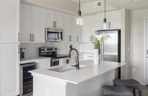Franklin Apartment | Landing | Stylish 1BD in Cool Springs