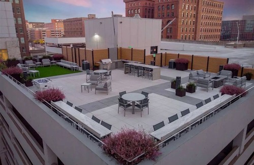 Downtown Kansas City Apartment | Landing | Stylish 1BD, Gym, Yoga Studio