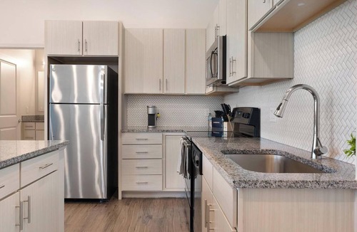 Tarpon Springs Apartment | Landing | Stylish 2BD, Clubhouse