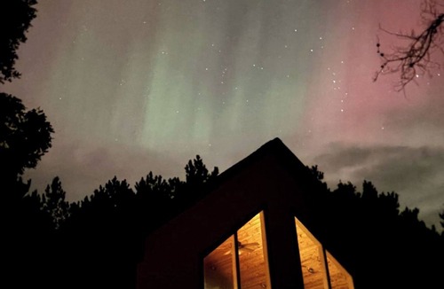 Friendship House | Large Cabin with WiFi. Great Location: near Castle Rock + WI Dells