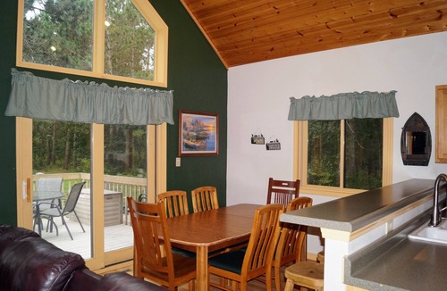 Friendship House | Large Cabin with WiFi. Great Location: near Castle Rock + WI Dells