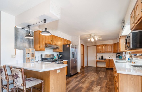 Cherokee Village House | Large Lake Home w Dock - Pet Friendly - Wake Lake