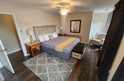 Cordova House | Large near Shops/Dining & easy access to freeway