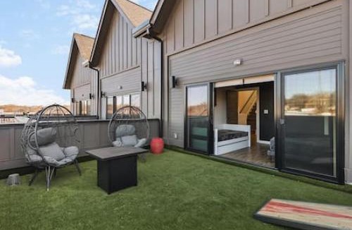 Cleveland Park House | Large Patio, Rooftop Deck and Garage, 3 Miles to Broadway