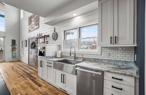 Hartford House | Large Private estate just minutes from Erin Hills Golf course