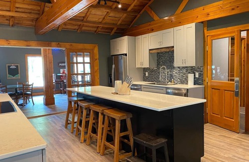 New Auburn House | Larrabee Lake Retreat - The Lodge & Cottage