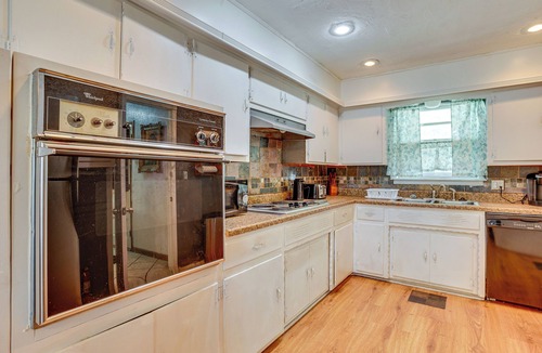 Lawton House | Lawton Home w/Deck, Near Casinos + Museums!