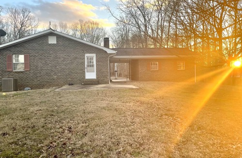 Sweetwater House | Let the crickets sing you to sleep in our Cozy “Mountain Air “Home