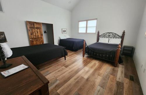 Gassville House | LG's Over White River - 4 Bedroom 3 Bath Spacious House