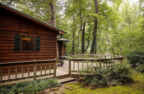 Wilburn House | Lil Shangri-La on the Little Red River -walk in river access