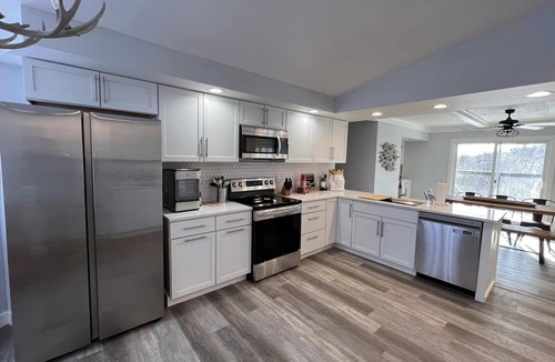 King House | Lion on Otter Lake/Chain O' Lakes Waupaca/Waterfront/Pet Friendly/Private Pier