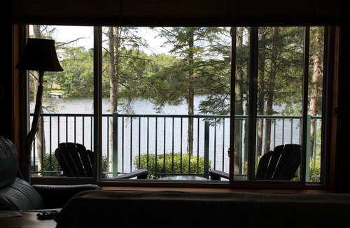 Mikana Cabin | Little Pine Cabin; a charming retreat for couples