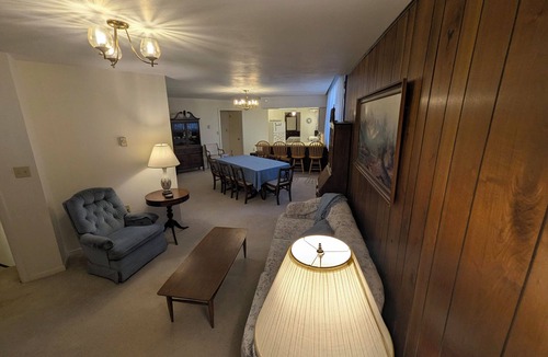 Lincoln House | "Living on the Wedge" A 3-bedroom house in Lincoln on Historic Route 66.
