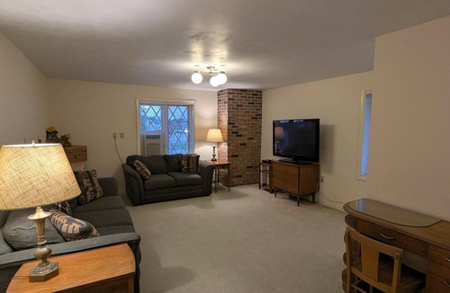 Lincoln House | "Living on the Wedge" A 3-bedroom house in Lincoln on Historic Route 66.