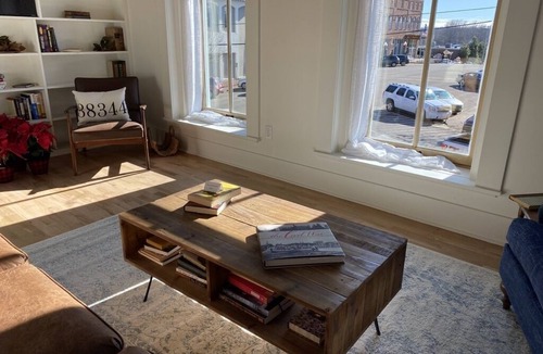 Huntingdon Apartment | Loft 163 (Historic Downtown building)
