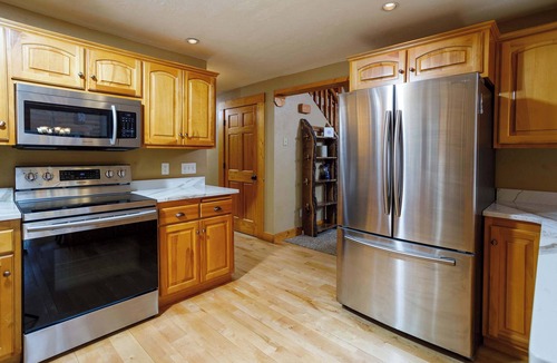 Waupaca Cabin | Log Cabin in Waupaca- Wooded Lot, Poker Table