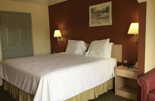 Cabot Resort | Look No Further! Free Breakfast & Parking, Pool, Minutes to Cambridge Park