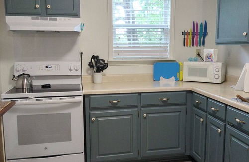 Big Sandy Cottage | Lovely 3-bedroom cottage with beautiful Kentucky lake views in Big Sandy.