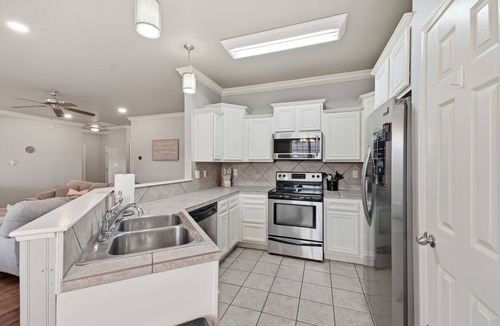Greenbrier House | Lovely 4-bedroom house on a quite culdesac in charming Greenbrier