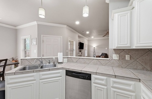 Greenbrier House | Lovely 4-bedroom house on a quite culdesac in charming Greenbrier