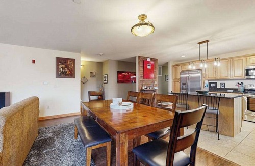Arkdale Condo | Lovely home overlooking golf course with WiFi, AC, pool, hot tub - near lake