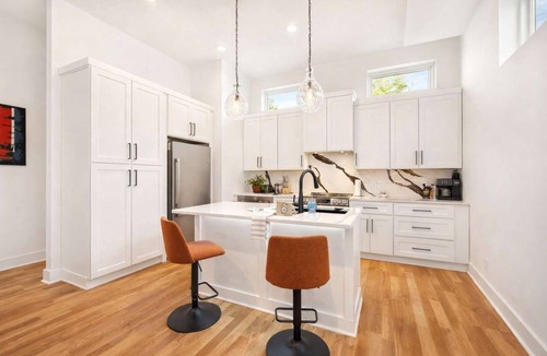 Haynes Area House | Luxe Home Near Broadway with Billiards and Rooftop