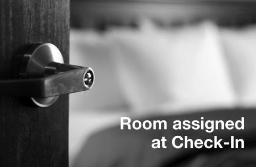 Larkwood Hotel | Luxe Hotel Nashville Airport