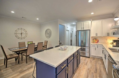 Lake Hamilton House | Luxe Lakefront Living, Lake Hamilton Escape
