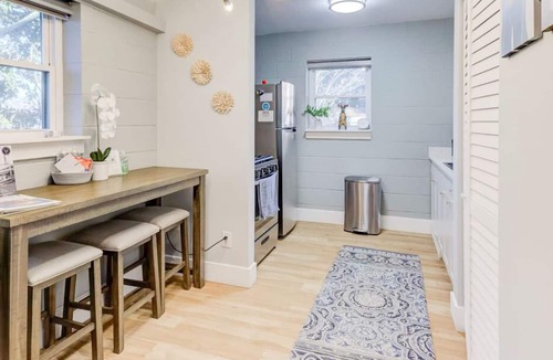 Downtown Memphis Apartment | Luxe Loft w/View - King Bed & FREE Parking
