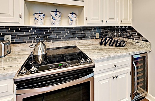 Little Rock House | Luxurious Comfortable Upscale Centrally located Charmer