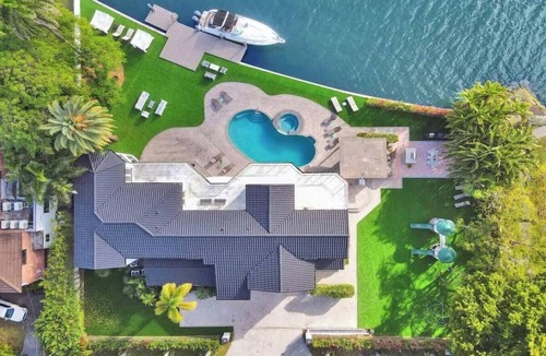 South Lake Villa | Luxurious Lake front Villa 10BR