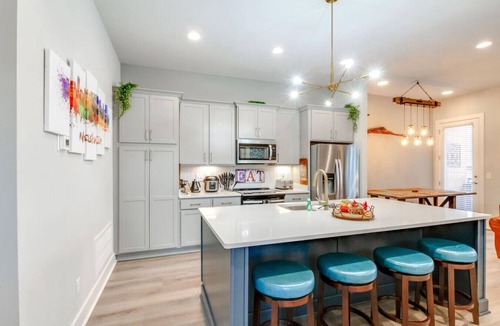 North Nashville House | Luxurious Urban Retreat | Spacious & Central