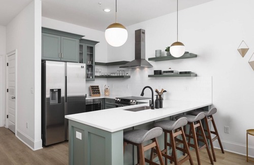 Cleveland Park House | Luxury Design -Close to Downtown Broadway & Coffee