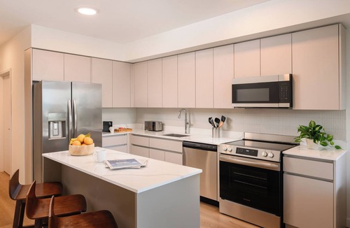 Midtown Apartment | Luxury Edgewater 2BR Hotel Suite w/Balcony | Pool | Sense28 by AvantStay