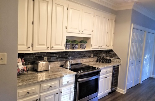 Little Rock House | Luxury Exec Retreat 30+ Day Stay King Suite Near Downtown, Hospitals & Airport