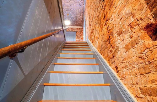 Maryville House | Luxury Historic Suite with Private Indoor Sauna & En-Suite